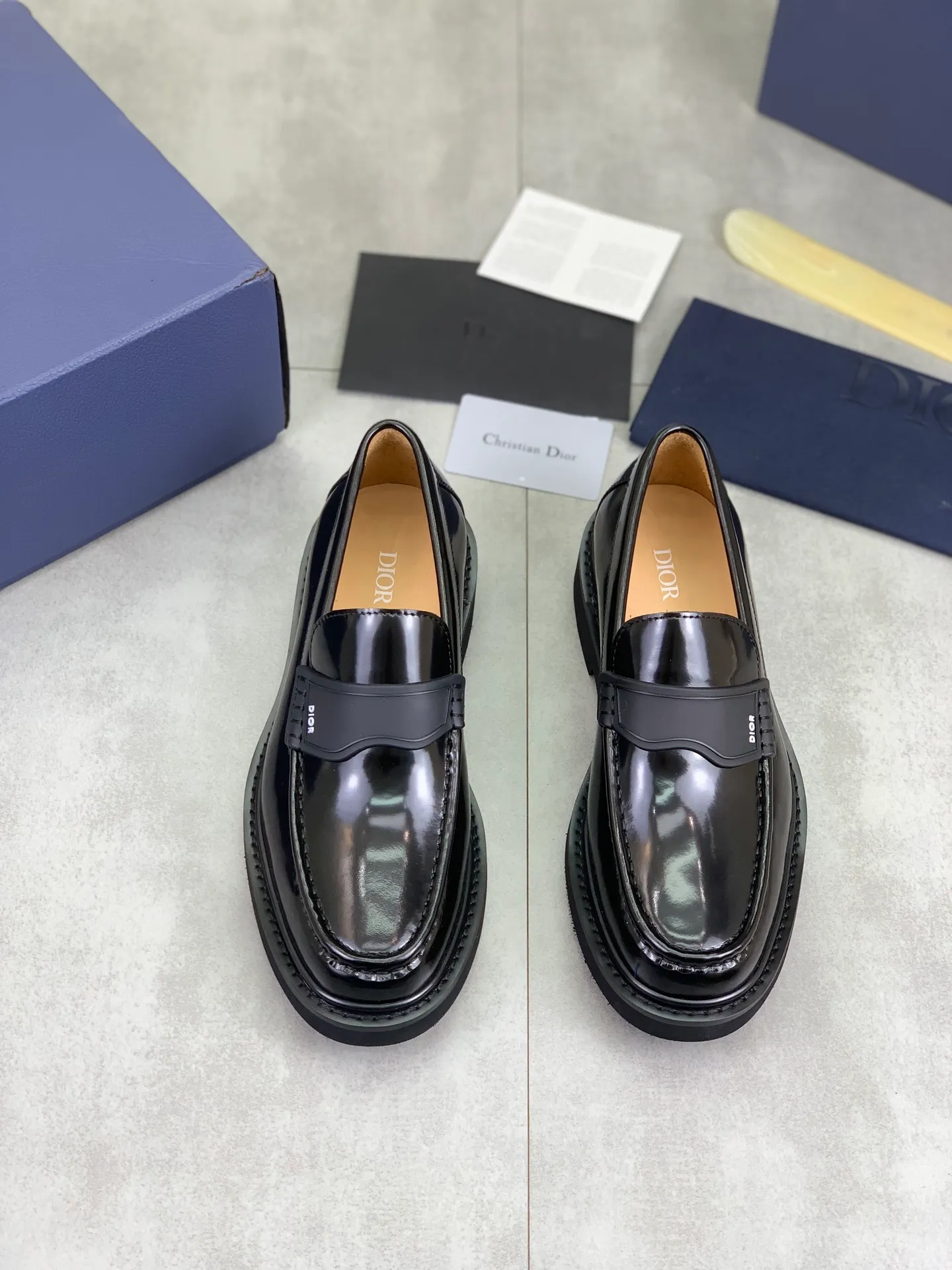 Factory price P800 💰Original quality, top version🔱 DIOR——Dior Men's business casual leather shoes, top quality products. 1:1 shipment ⬆️Luxurious and noble👞All imported original brand fabrics, just to create a more comfortable wearing experience, upper: original selected open edge beaded calfskin ➕Top imported water-dyed full cow lining, original light and comfortable foam outsole ✔️Number: 39-44 (38.45 can be customized)